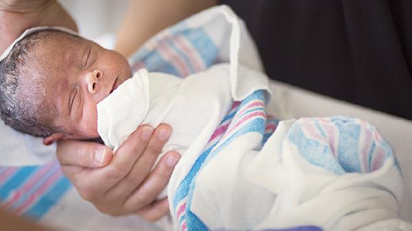 新生兒19天臍帶還沒脫落