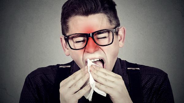老是干咳嗽怎么回事 老是干咳與三原因有關(guān)