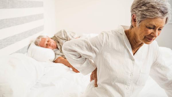 女性腰肌勞損的癥狀有哪些 女性腰肌勞損的4個(gè)癥狀要清楚
