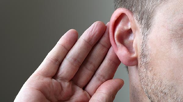 一侧耳朵听到心跳声怎么回事