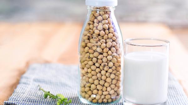 影响雌激素分泌，导致乳腺癌？女性朋友，真的要跟豆浆说再见？