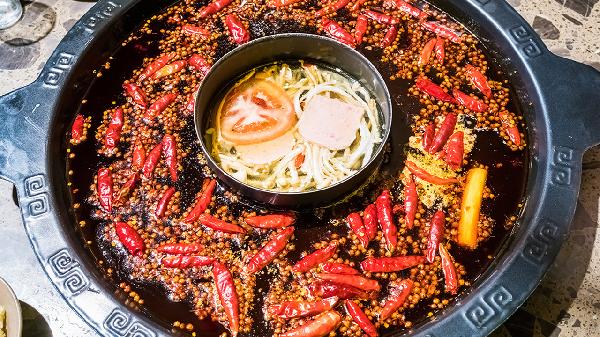 火锅兔头小龙虾，长期饮食不当，小心惹上“新型胃癌”
