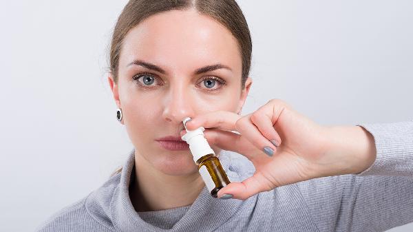快伸出手指检查下，你是不是有一个鼻孔背着你偷懒休息？