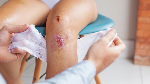 大腿内侧中间疼痛是什么原因