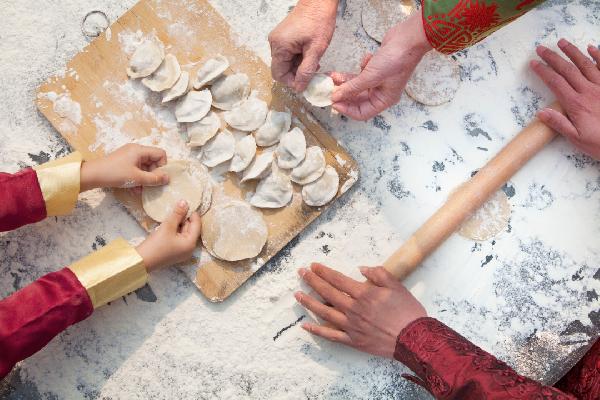 吃餃子打嗝的原因
