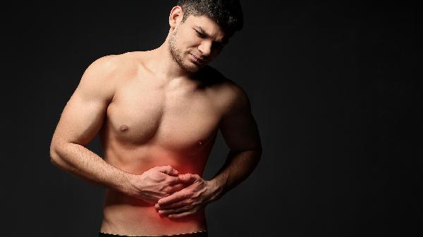 運動了一個月腹部里面硬外面軟正常嗎