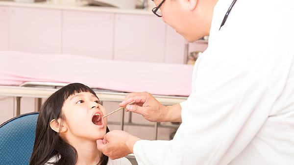 一岁半的宝宝牙齿发黑怎么回事