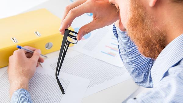 眼角皮上長了個小疙瘩是怎么回事