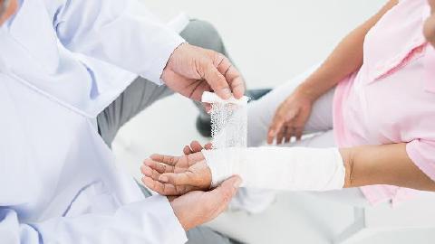 左肱骨远端骨折