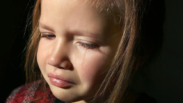 婴幼儿夜啼哭闹是怎么回事