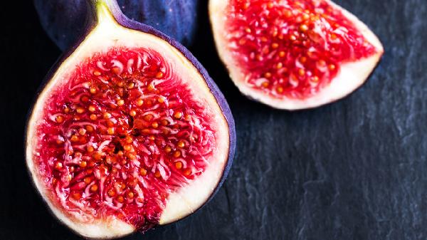 無花果干泡水喝的功效與作用