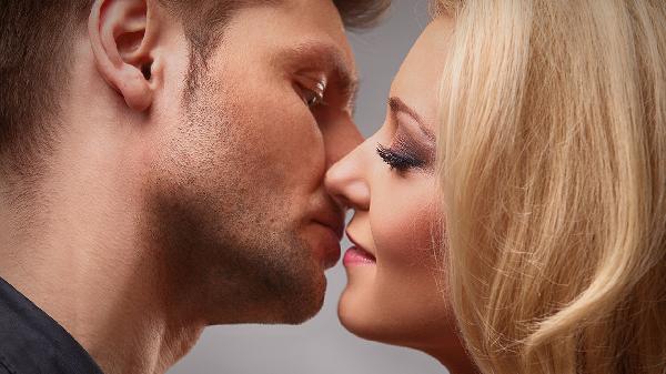 夫妻雙方冷戰(zhàn)怎么解決