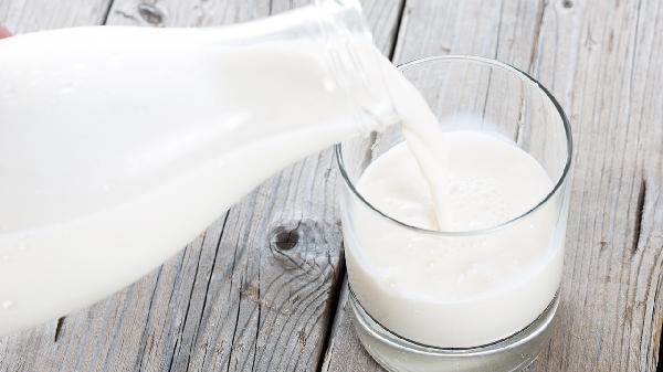 普通牛奶vs零乳糖鲜奶，对肠易激综合征患者好在哪