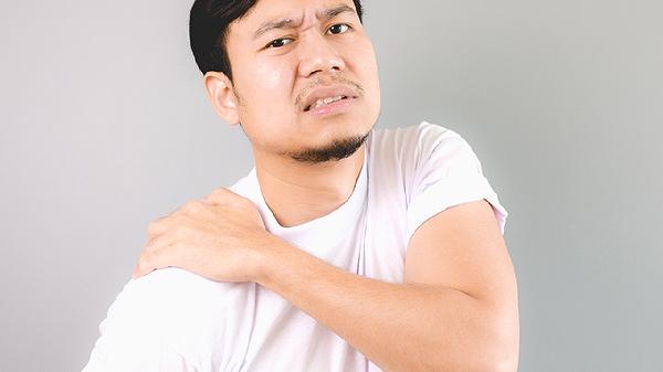 背部的肩膀疼是怎么回事