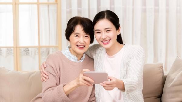 醫生發(fā)現：若老人每天起床就洗臉，過(guò)不了多久，身體或有3大害處