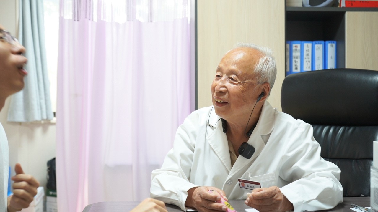 “國(guó)醫(yī)大師”趙忠?。毫d岐黃路，獨(dú)創(chuàng)“十綱五條”調(diào)治之道