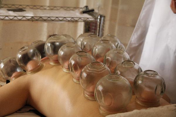 中醫認為導致玫瑰痤瘡的因素