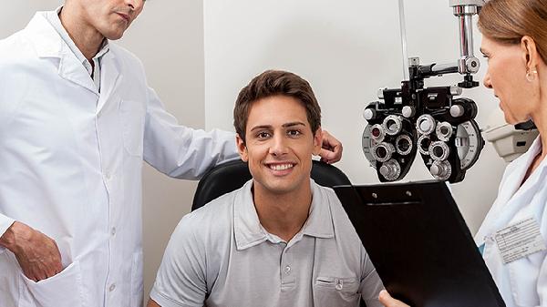 眼睛左眼瞼下垂是什么原因