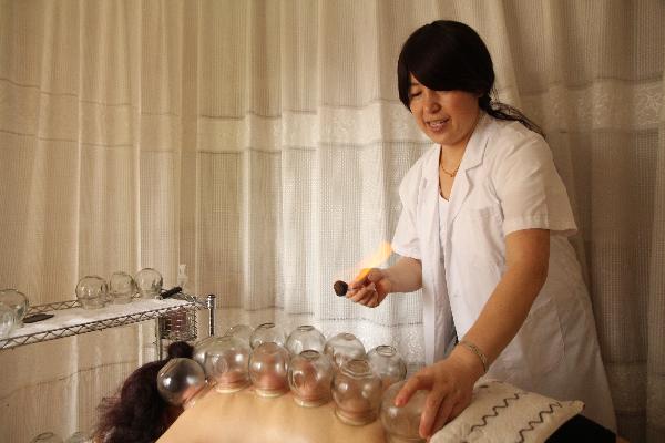 肚子上拔罐好嗎?