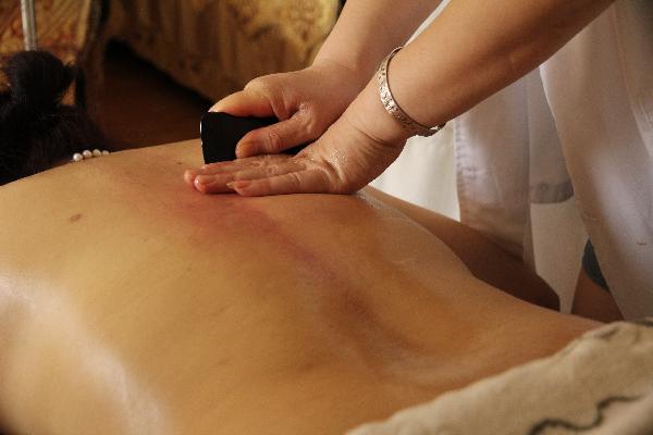 后背受風的癥狀和治療方法