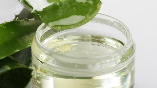 视黄醇在护肤品中的作用