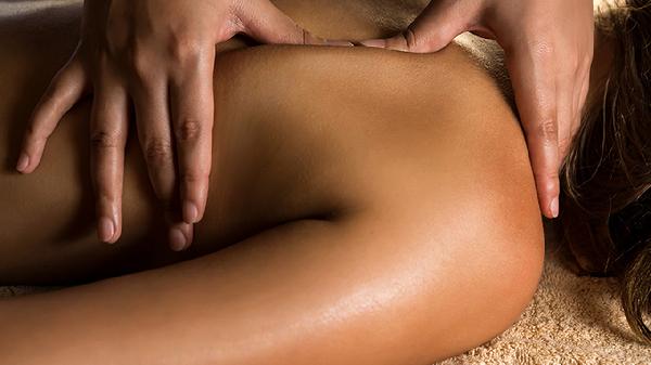 吃撐了胃難受按摩哪里