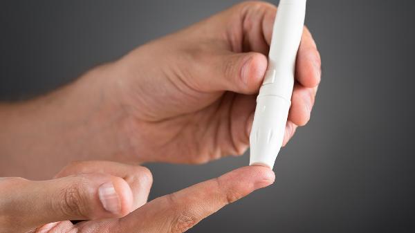 得了糖尿病可以喝黑枸杞泡的水嗎