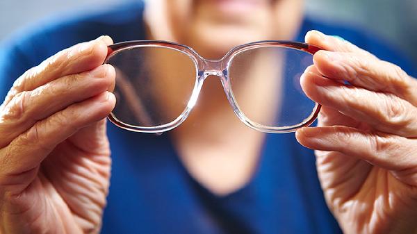 長(zhǎng)時(shí)間在電腦前工作怎么保護(hù)眼睛