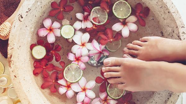 艾葉泡腳用溫水還是熱水