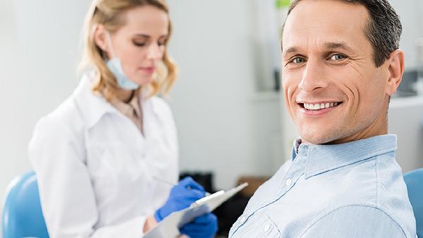 牙線棒會使牙縫變大嗎