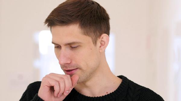 早晨起床口干舌燥是怎么回事