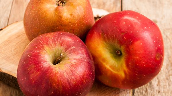 怎样防止切开的苹果变色的方法