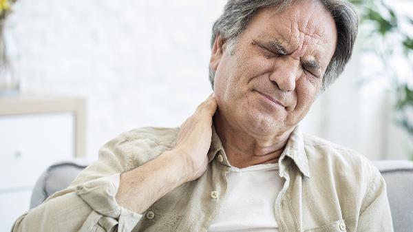 老人抽筋補(bǔ)鈣吃什么鈣片好