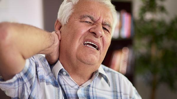 頸部長肉疙瘩的原因