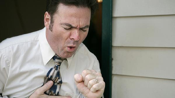 咳嗽喝白開水好還是鹽開水好