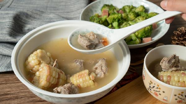 油汤上面为什么会有一层膜