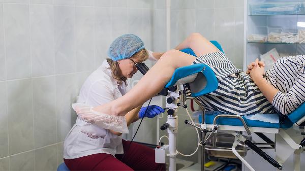 自然流產(chǎn)的癥狀是怎么樣的呢