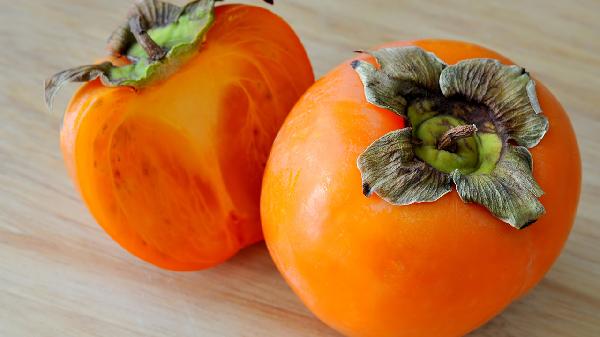 放什么水果可以催熟柿子