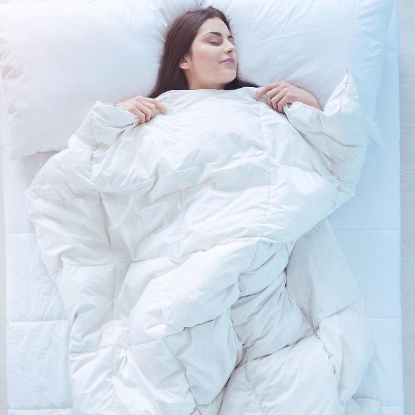 女性睡覺(jué)什么姿勢對身體好