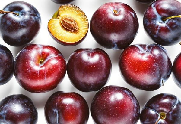 李子泡酒喝有什么好處