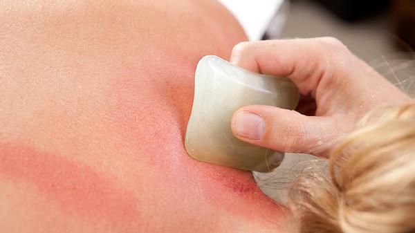 嗓子疼刮痧哪里效果較快 嗓子疼刮痧怎么刮