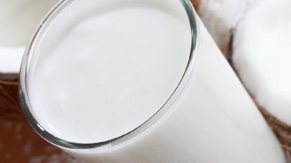 怎樣喝椰子汁并且吃到椰子肉的味道