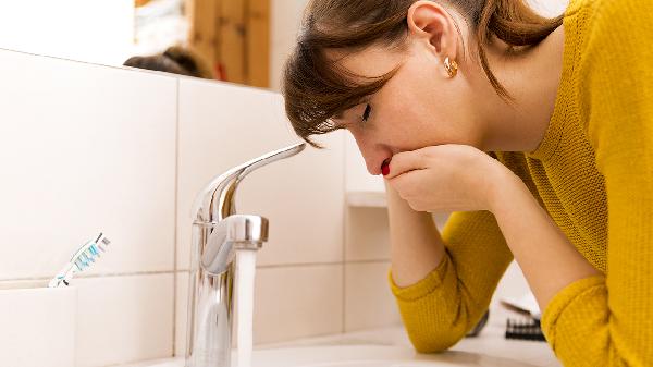 吃梨后嘔吐是怎么回事