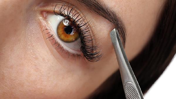 臉頰兩側出現斑點(diǎn)的原因是什么