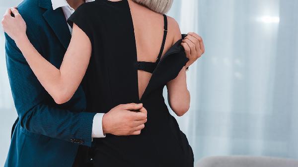 女孩如何應(yīng)對戀愛中的性行為