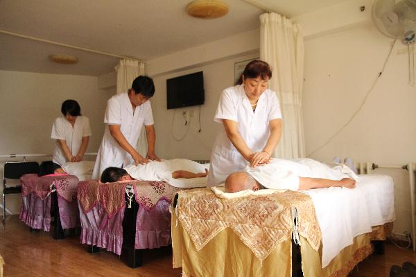 中醫按摩治療肺癌化療后便秘