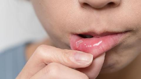 口腔潰瘍出現(xiàn)眼底出血如何烹飪