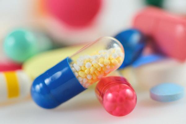 头孢克肟胶囊和感冒清热颗粒一起服用好吗