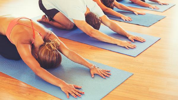 如何在瑜伽體式中優(yōu)雅的轉換？6個(gè)最常見(jiàn)的轉換一定要知道