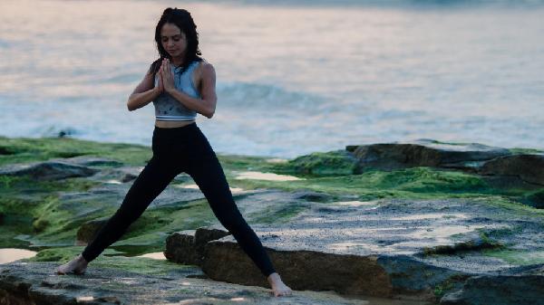 要練好瑜伽，先增強手臂力量，這些動(dòng)作有效加強你的手臂力量